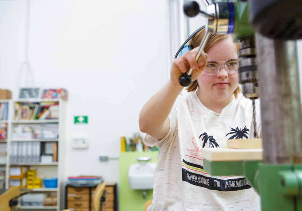 Berufliche Bildung an der Bohrmaschine