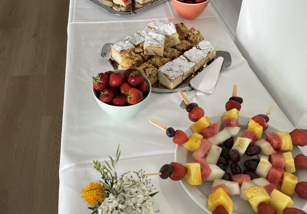 Buffet mit Obstspießen