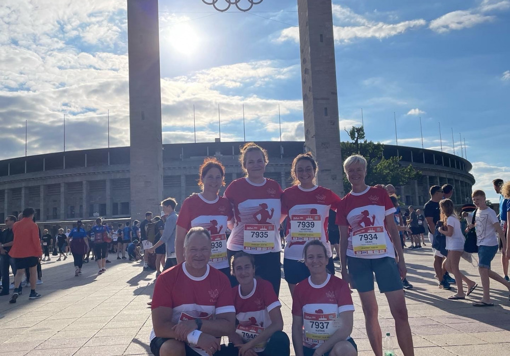 Das KHS Team vor dem Olympiastadion