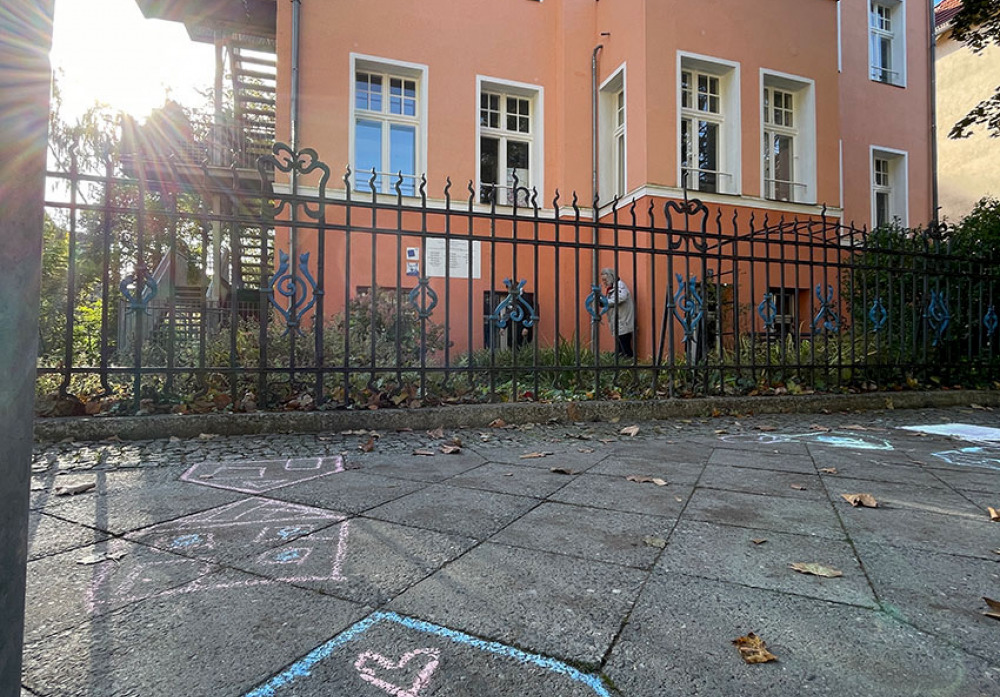 Villa in der Platanenstraße mit gemaltem Kreide-Haus